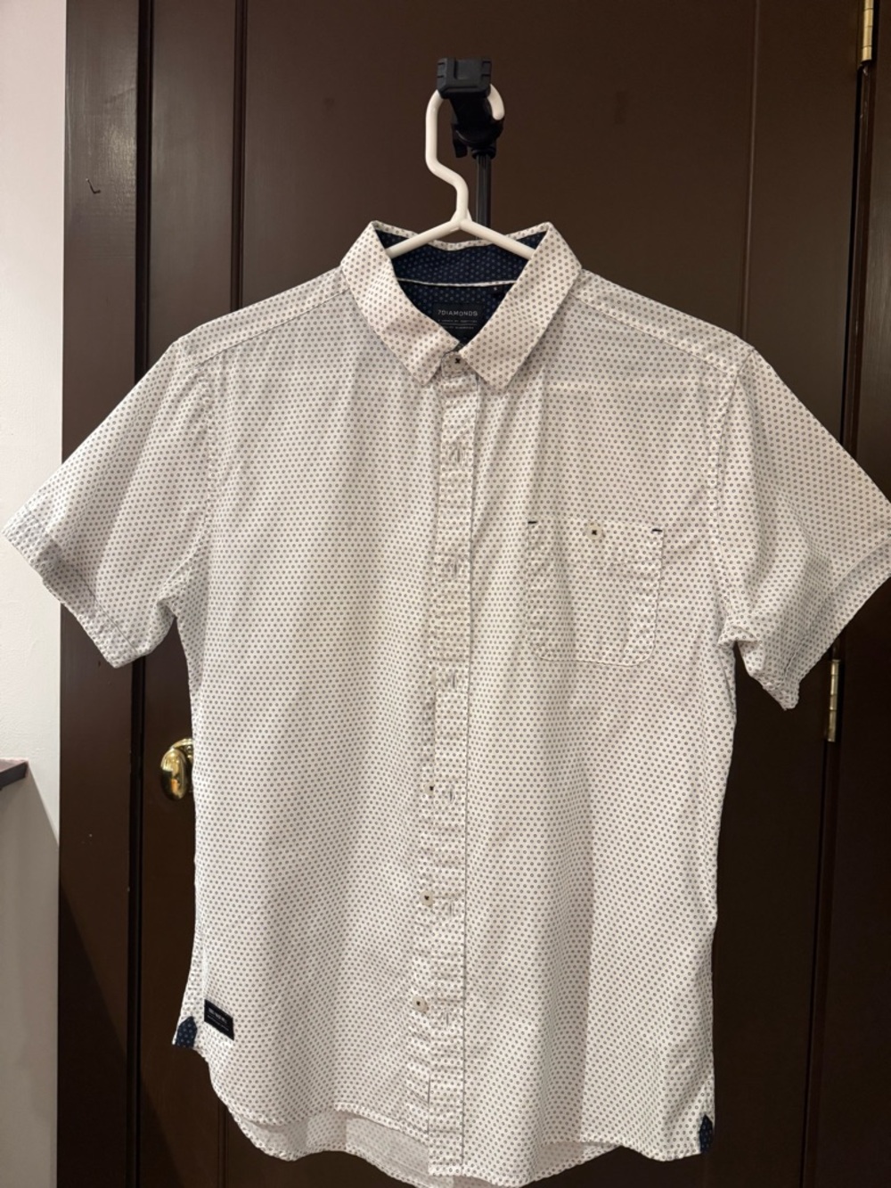 7 Diamonds White Short-Sleeve Button-Down Shirt with Navy Micro Dot Print